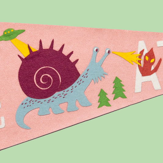 水島ひね作品(124) 怪獣ペナント MAIMAIGON PINK