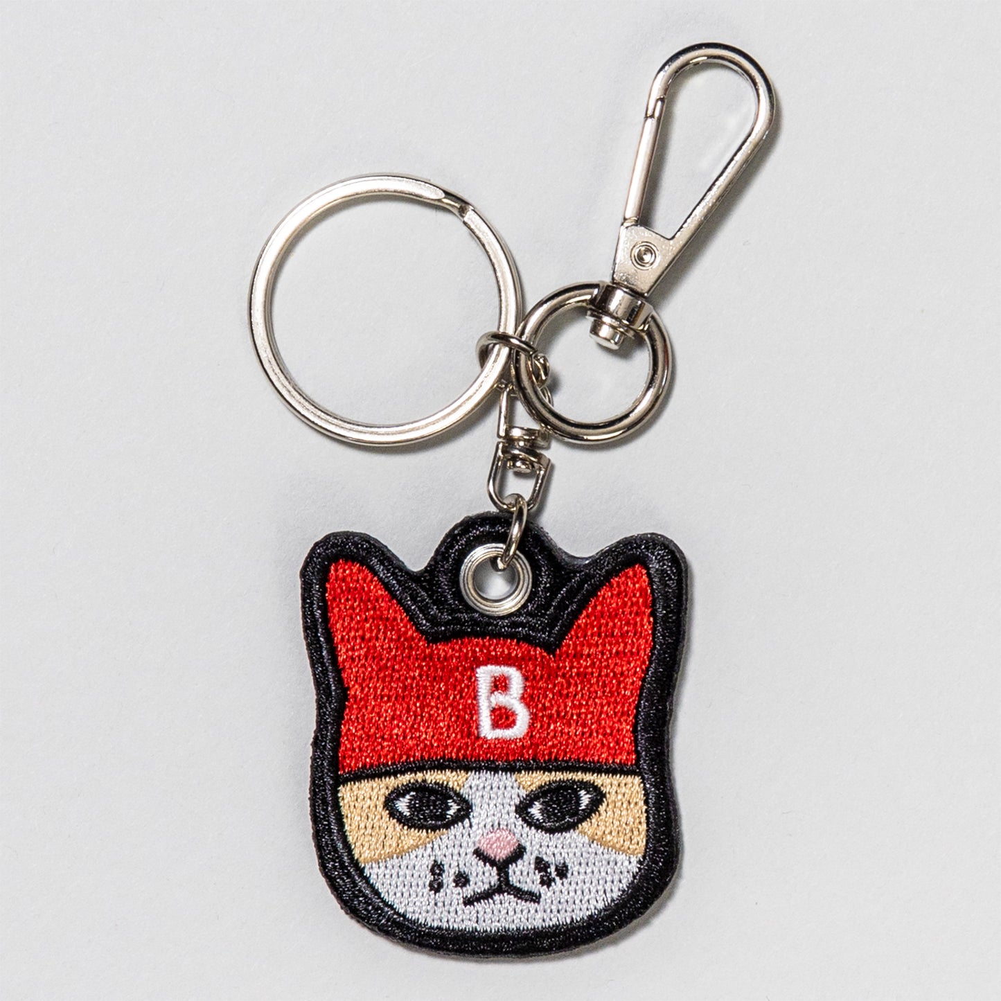 刺繍キーホルダー ぼうしねこ