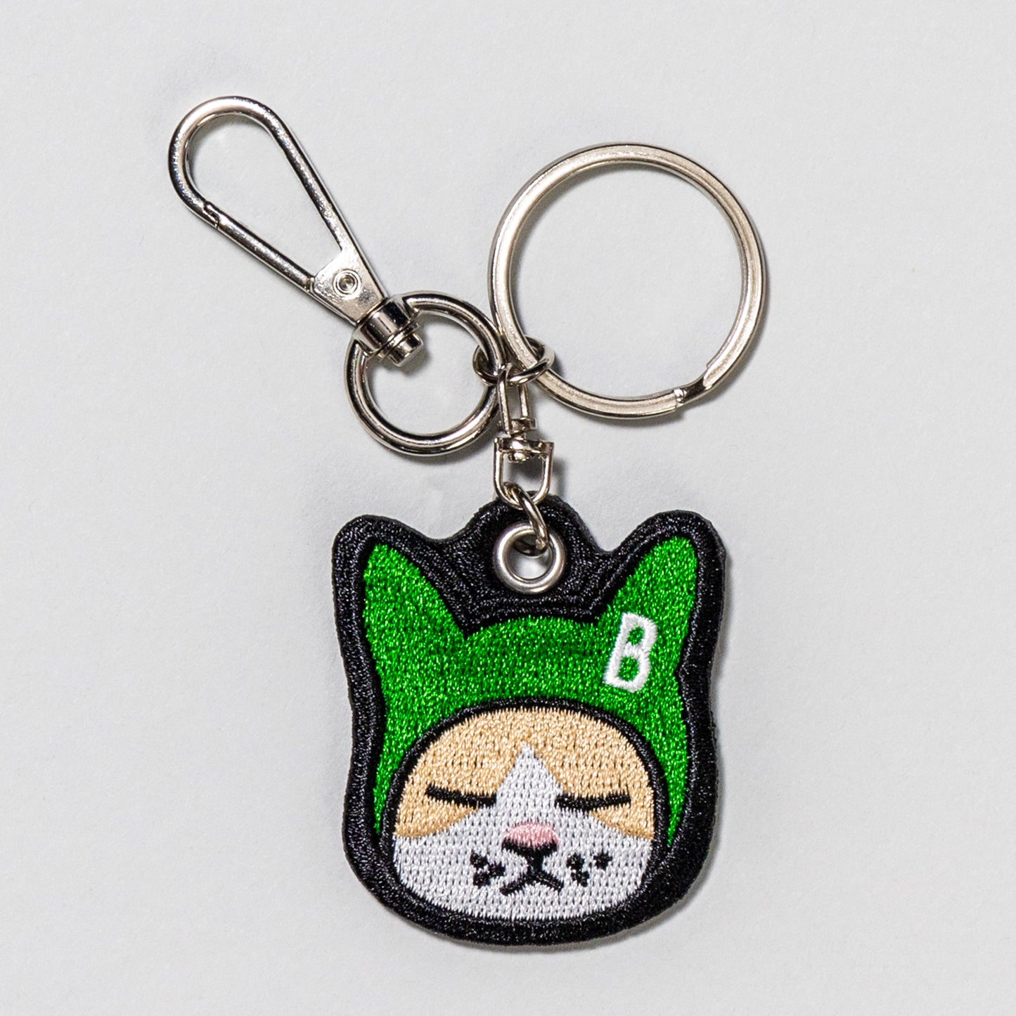 刺繍キーホルダー ぼうしねこ
