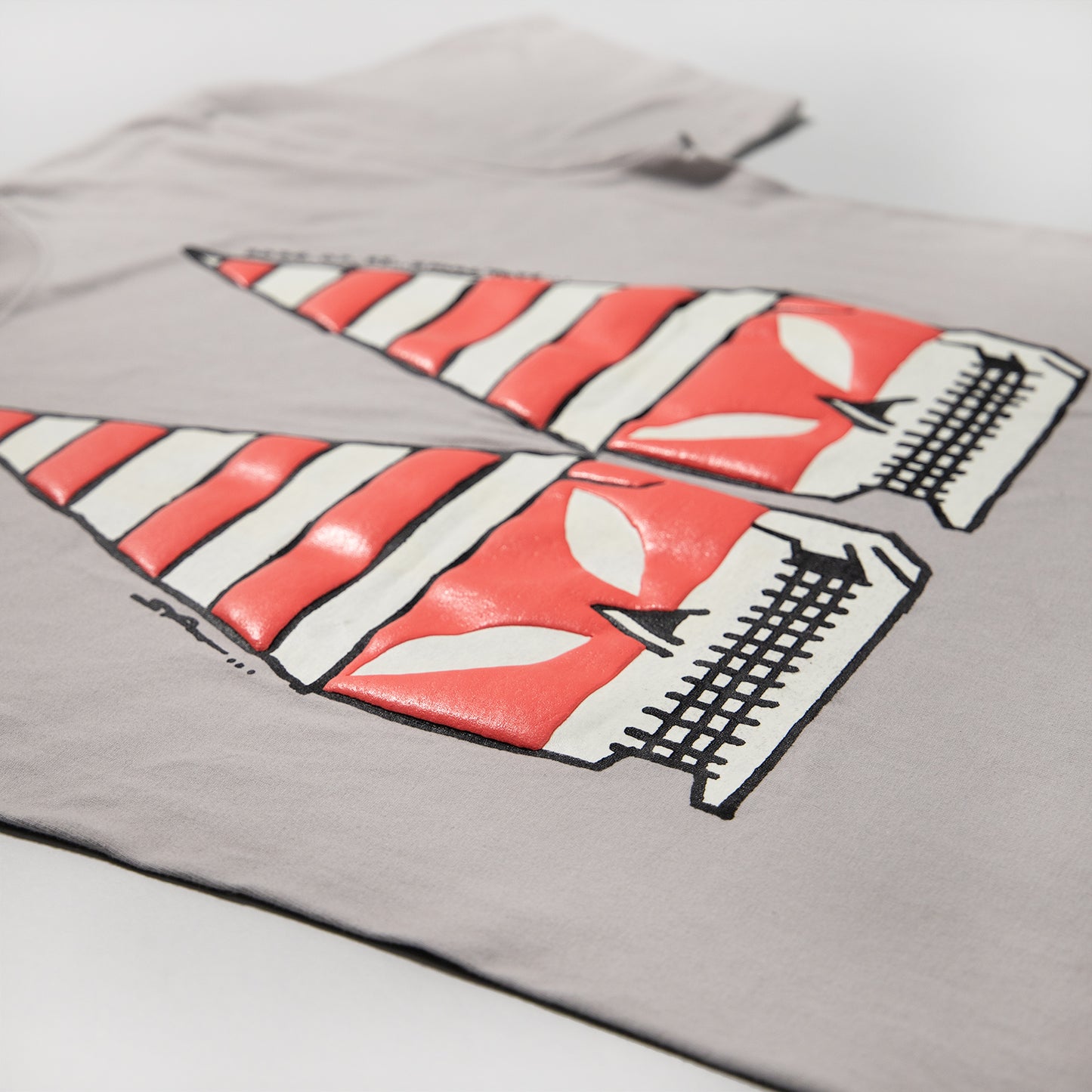 Tシャツ MASKED CUBE MAN