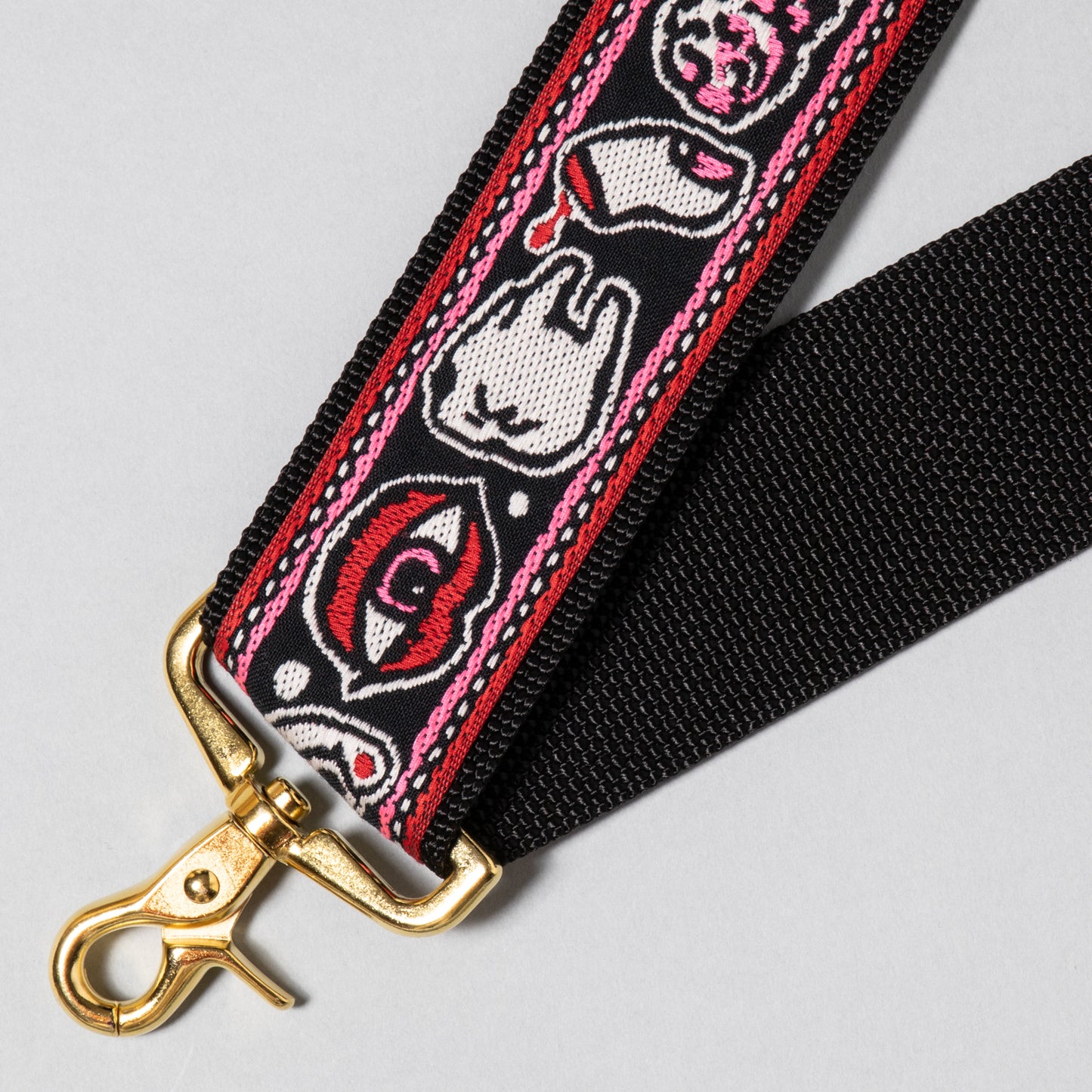 Strap Pain x Black