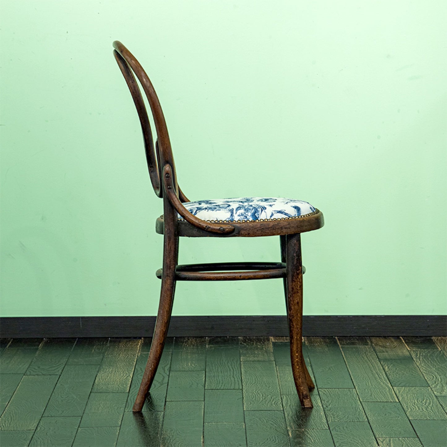 Bentwood chair