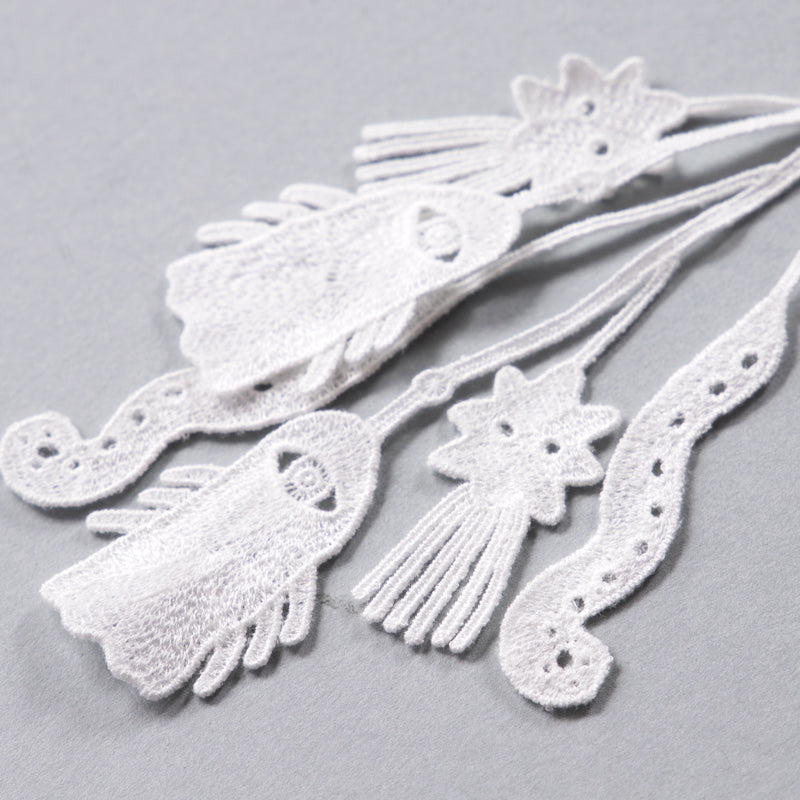 One ear white lace Earrings・Clip on earrings