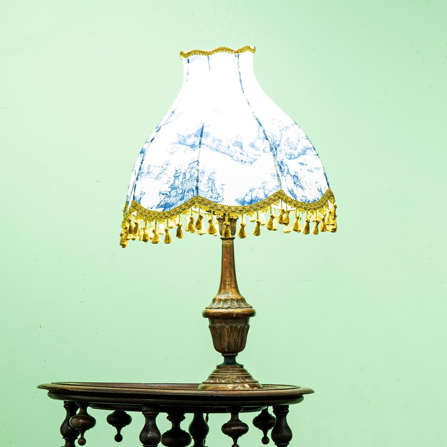 Lamp stand B