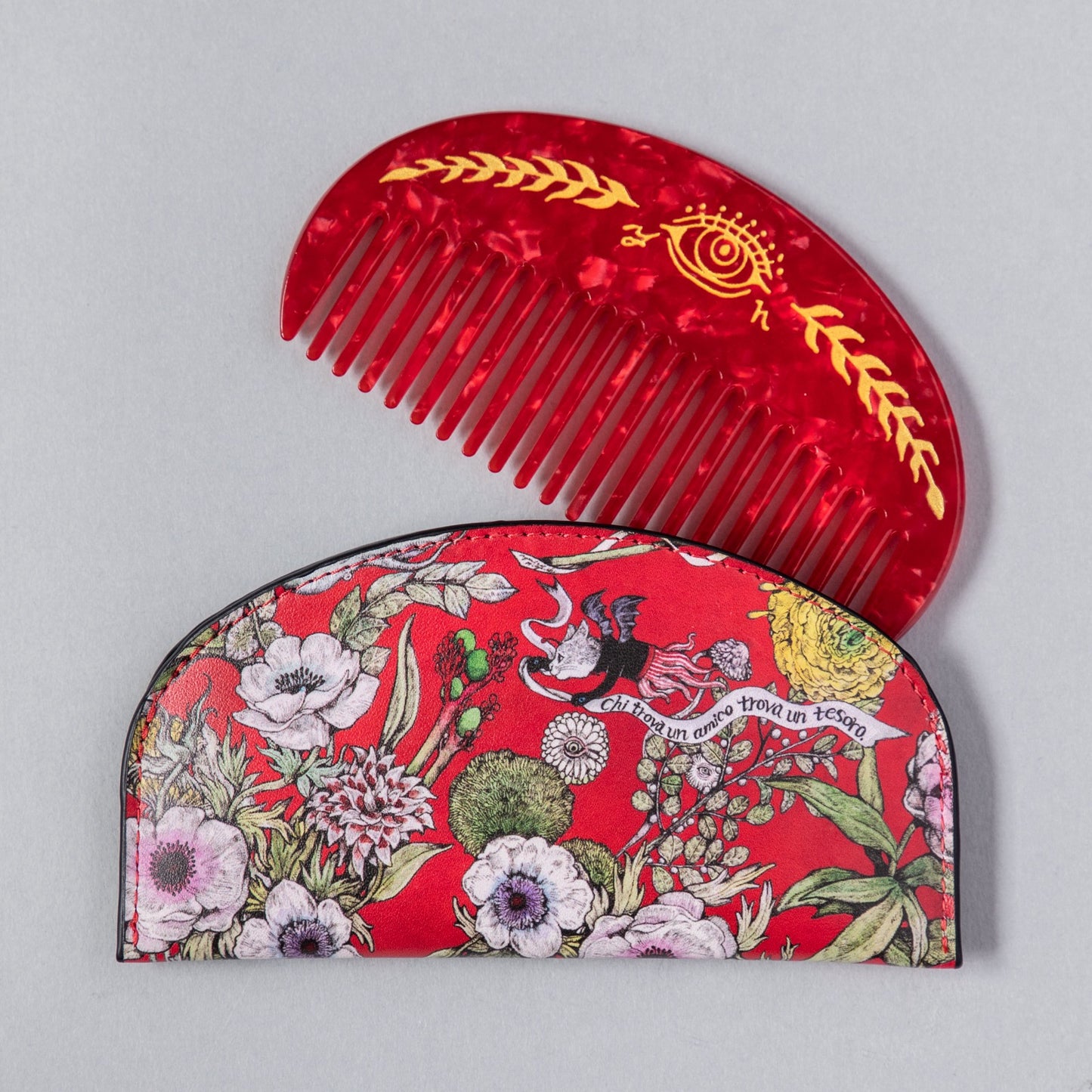Red comb with case