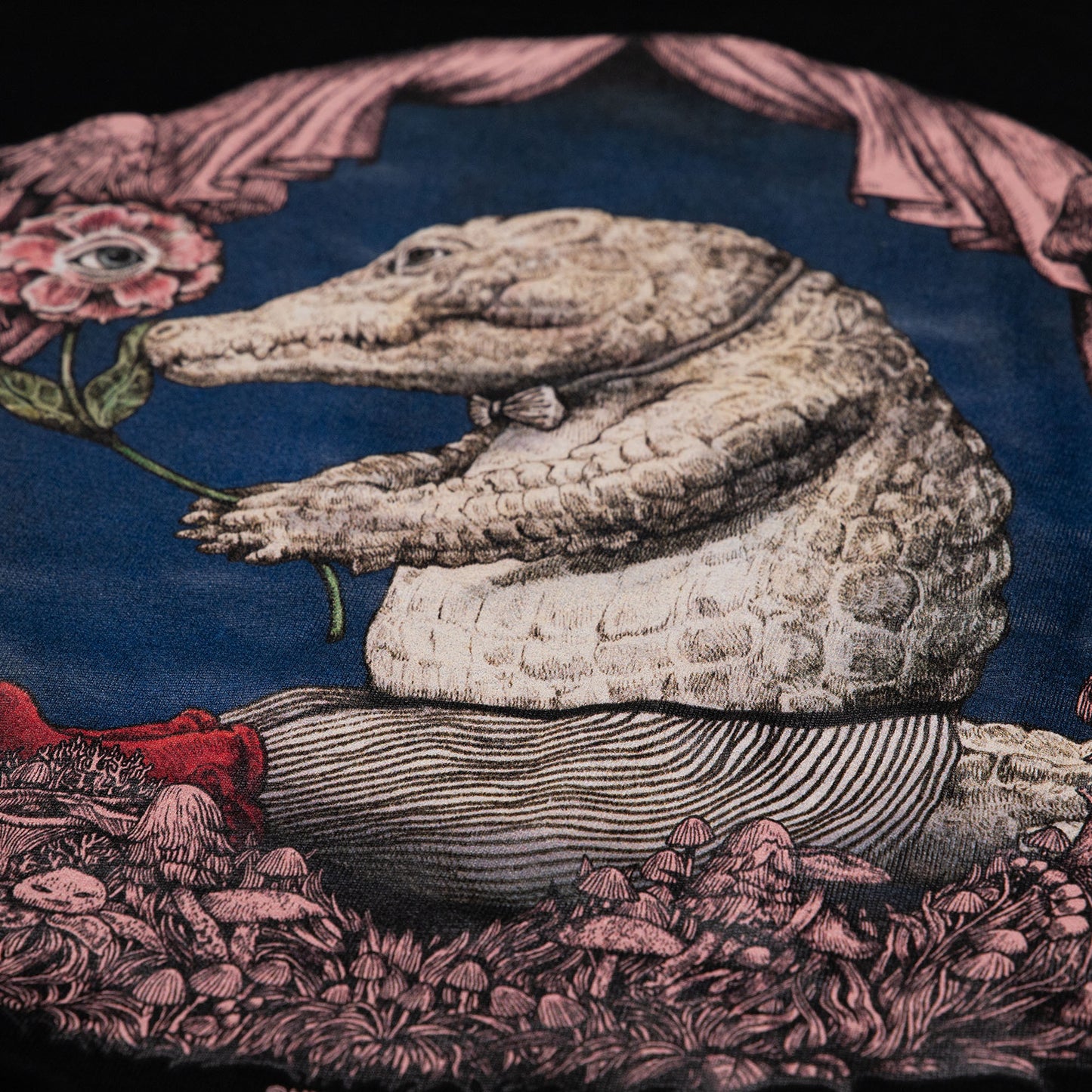 Tシャツ　おすわりワニくん