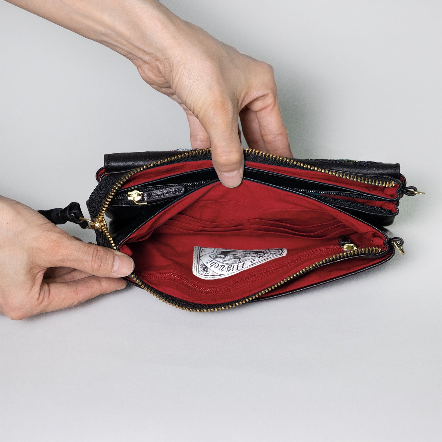 お財布バッグ　GUSTAVE（BK)