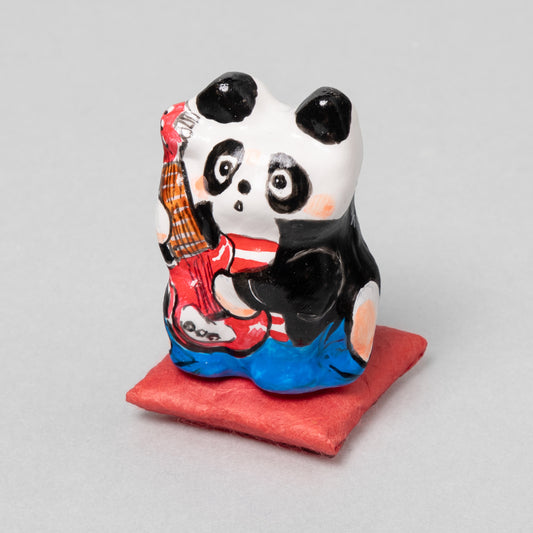 作品C-1　チャンキー松本　ギターパンダくん