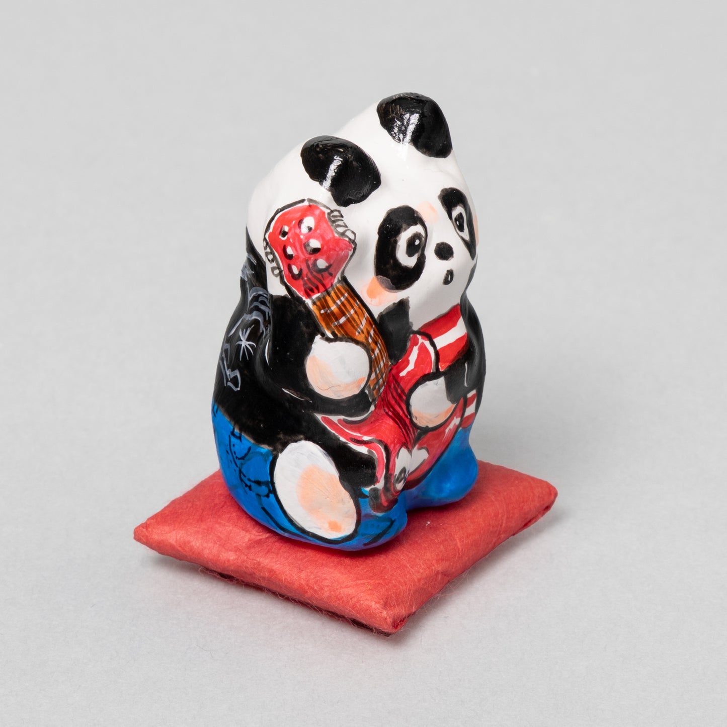 作品C-1　チャンキー松本　ギターパンダくん