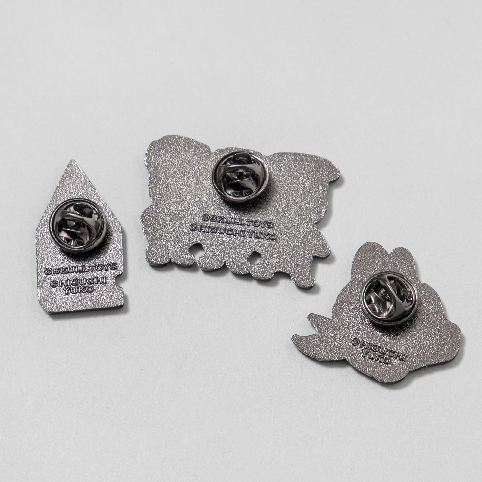 ピン　ピンバッジ　グローリーファミリー　ラッキーピンズ ピン ピンバッジ グローリーファミリー ラッキーピンズ Amazon.co.jp