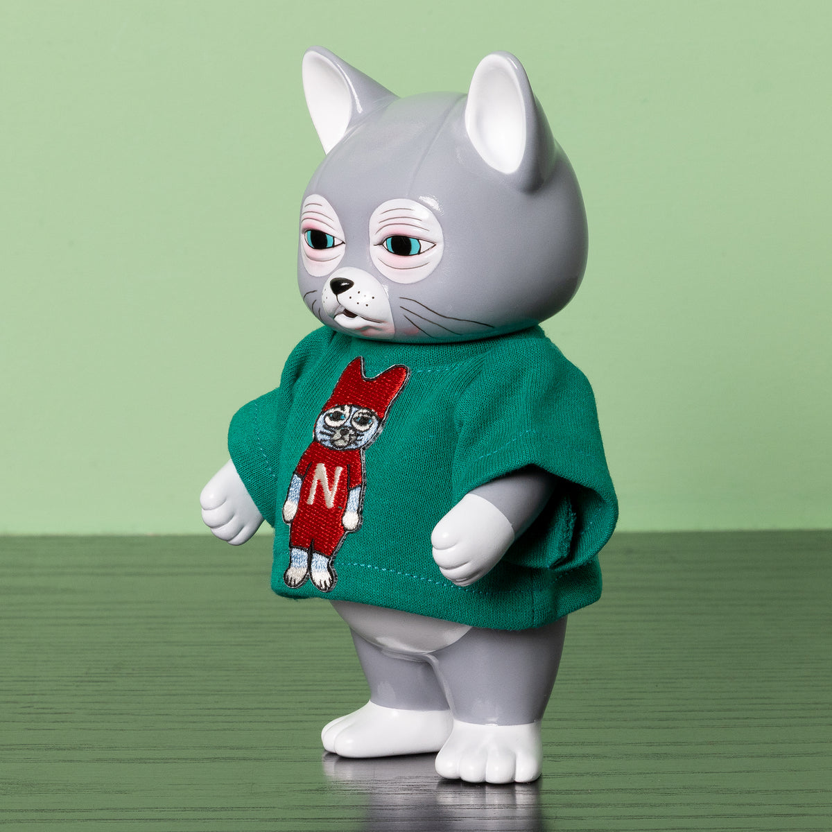 ニャンコのTシャツ（GRN）とワッペン