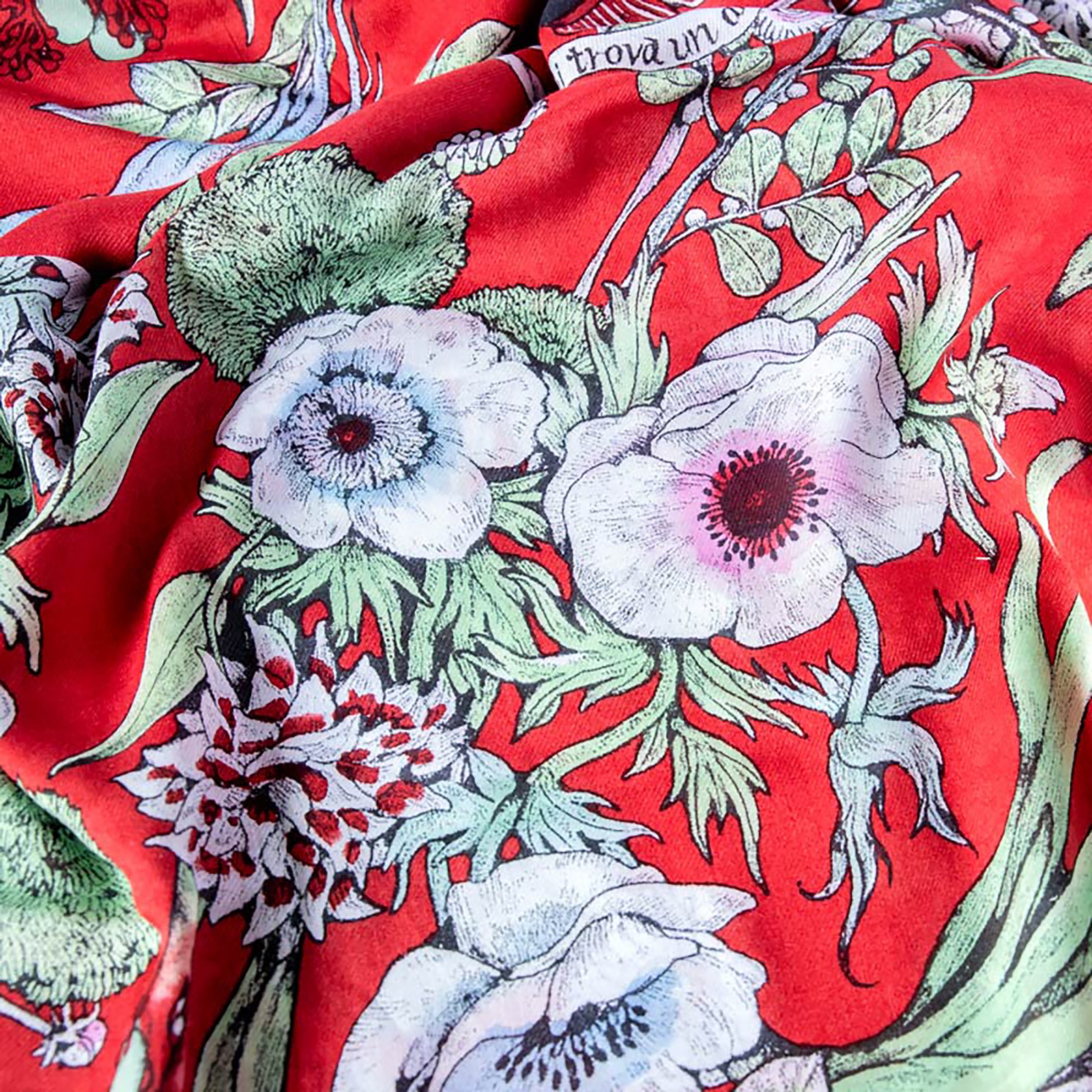 ストール 赤の花柄 – ボリス雑貨店