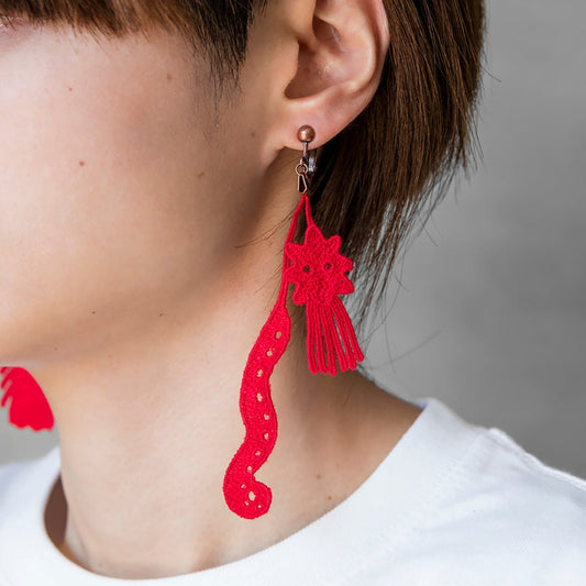 Red lace earrings・clip on earrings